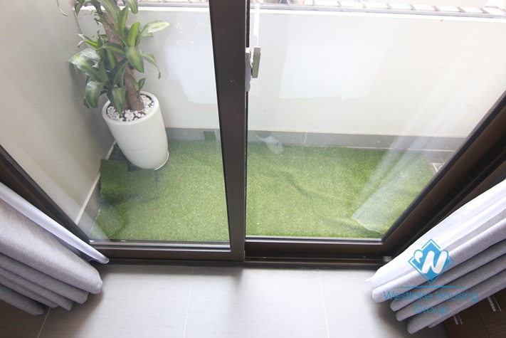 Nice apartment on Nguyen Van Huyen, Cau Giay for rent